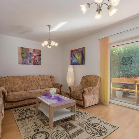 Stunning In With Kitchen Сasa de vacaciones *