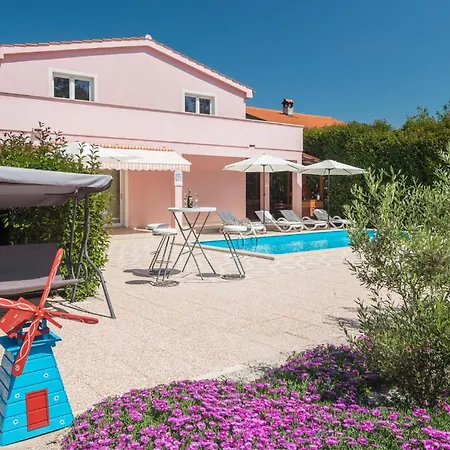 度假居 Stunning In With Kitchen