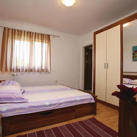 Сasa de vacaciones Stunning In With Kitchen
