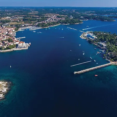Сasa de vacaciones Stunning In With Kitchen Poreč