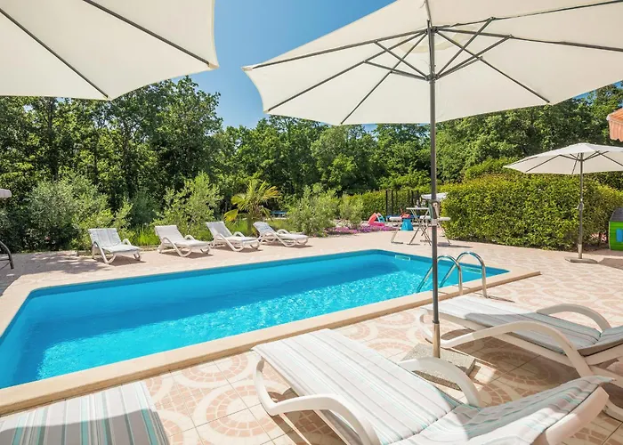 Vikendica Stunning In With Kitchen Porec