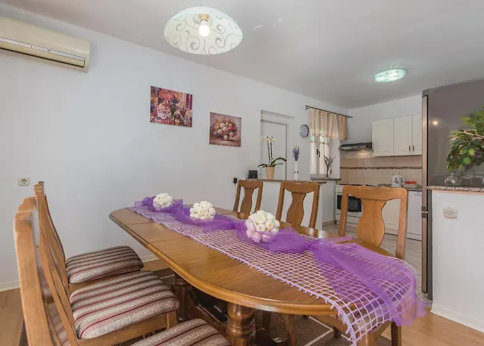 Vikendica Stunning In With Kitchen *