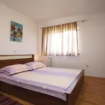 Stunning In With Kitchen * Porec