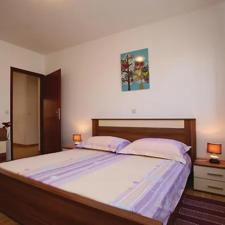 Casa de Férias Stunning In With Kitchen Poreč